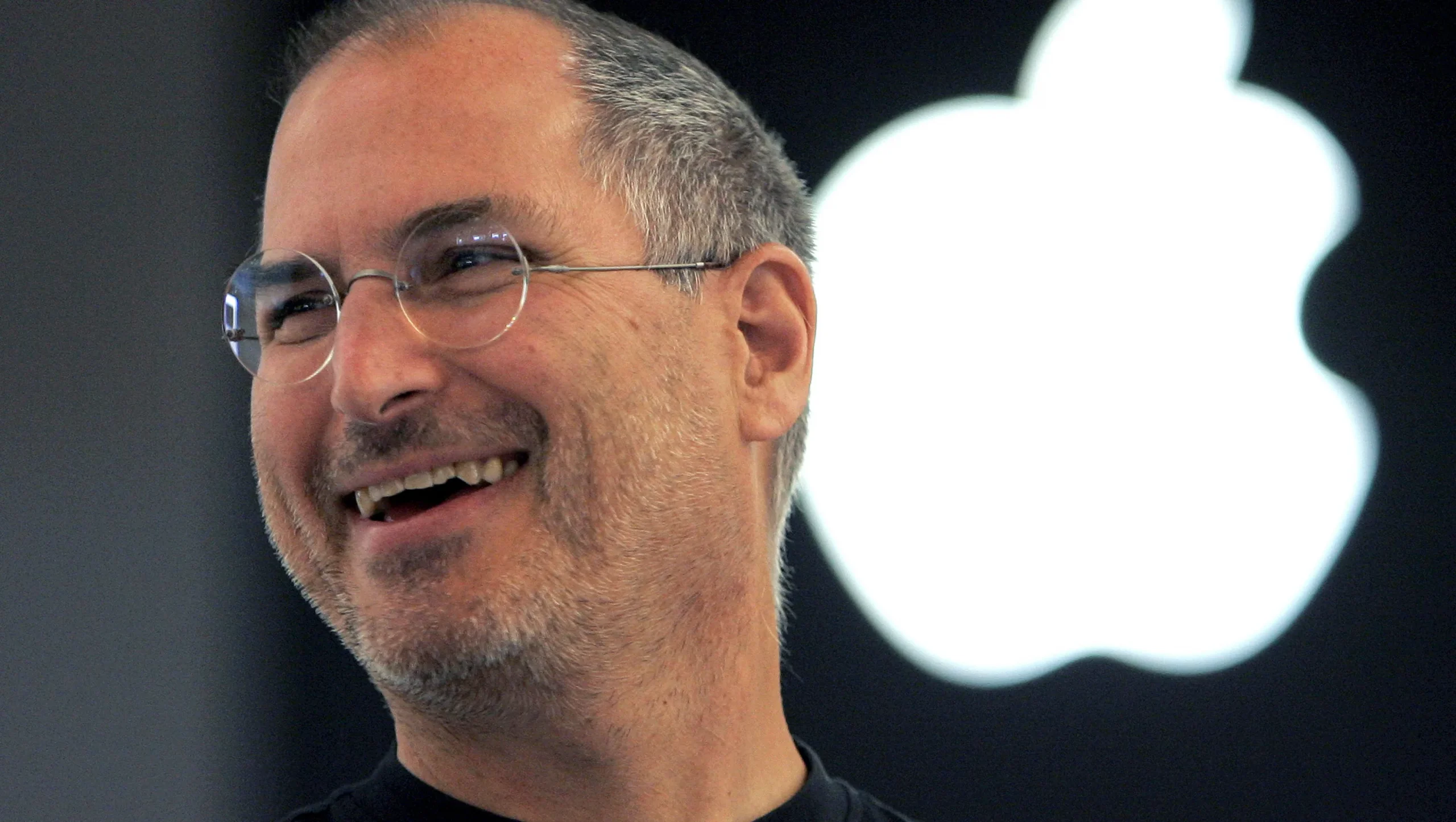 steve jobs sorridente